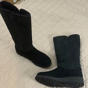 UGG Kara Treadlite Black Suede Boots. Water Resistant. Wear up or cuffed. Sz 9.